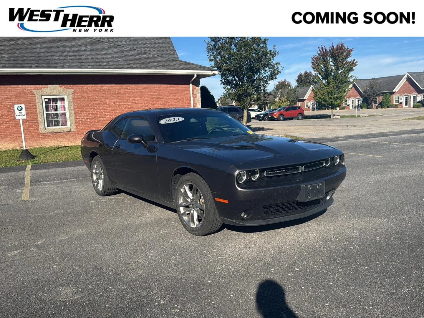 2023 Dodge Challenger SXT — photo 1 of 10