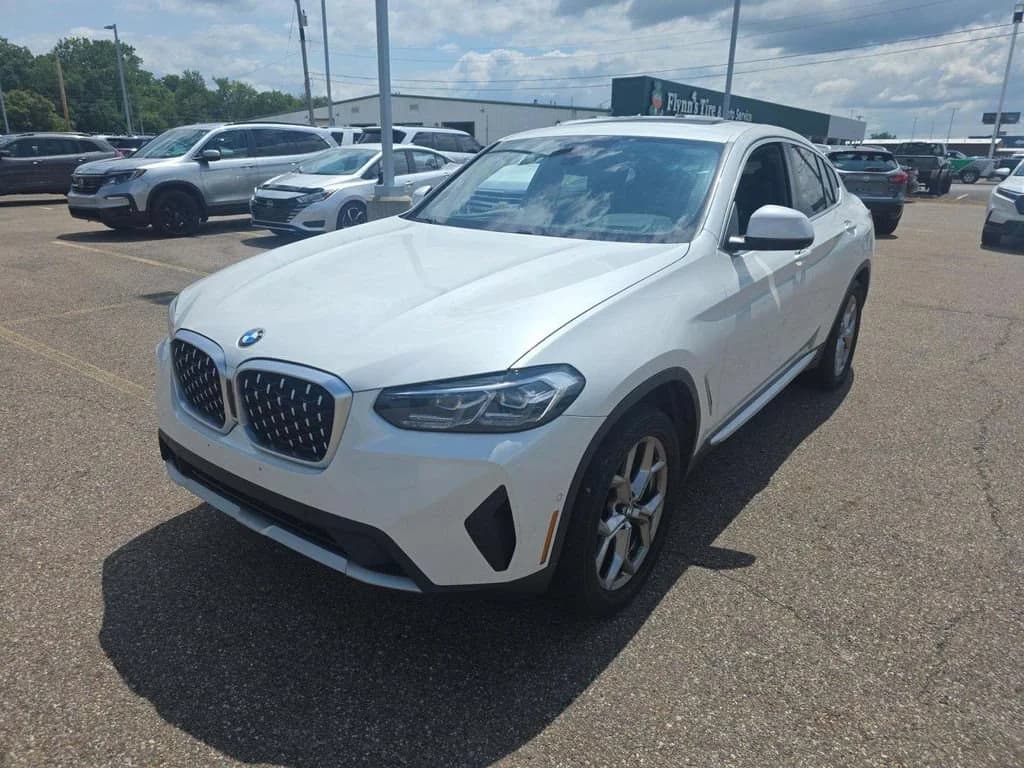 2022 BMW X4 xDrive30i — photo 1 of 15