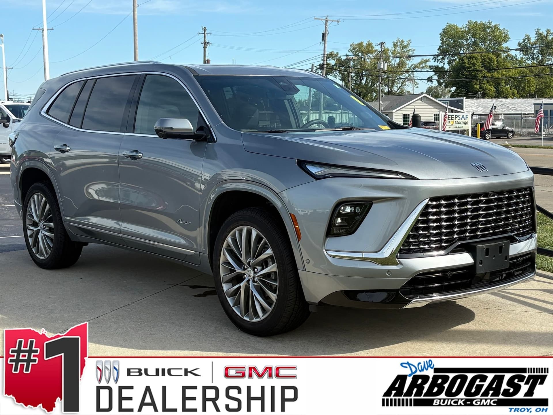 2025 Buick Enclave Avenir — photo 1 of 16