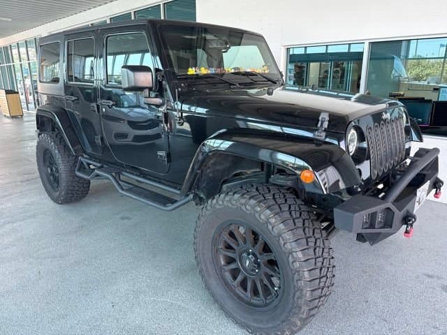 2017 Jeep Wrangler Unlimited Sport — photo 1 of 6