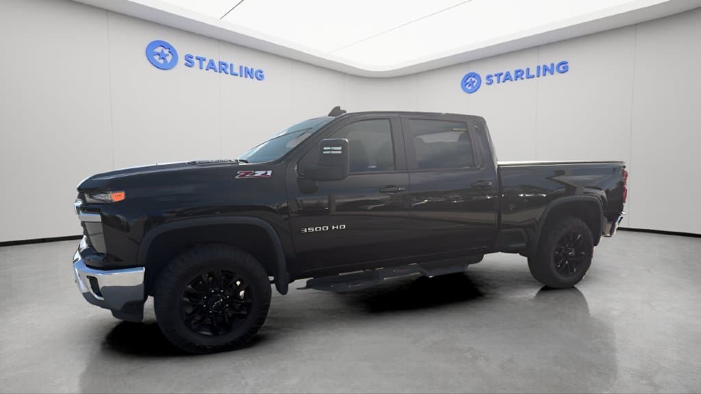 2025 Chevrolet Silverado 3500HD LT — photo 1 of 8