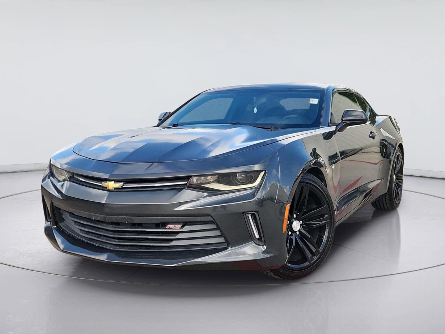 2018 Chevrolet Camaro 1LT — photo 1 of 31