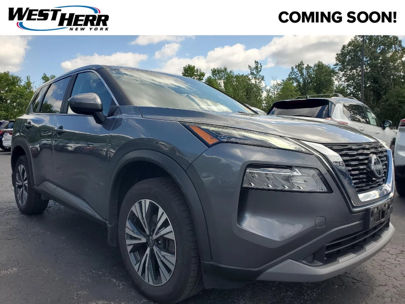 2023 Nissan Rogue SV — photo 1 of 14