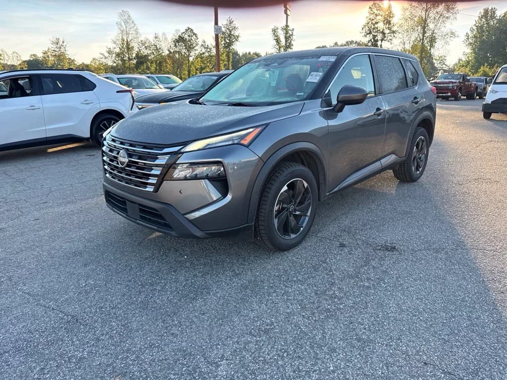 2024 Nissan Rogue SV — photo 1 of 15