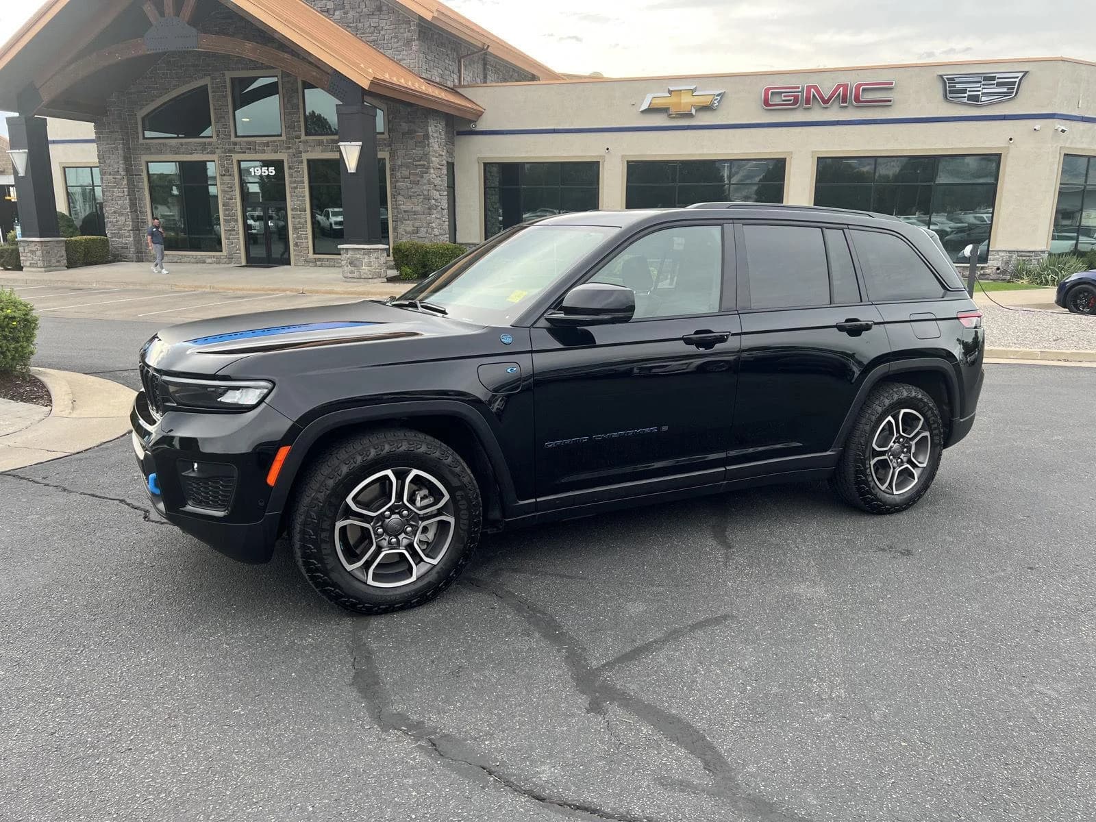 2022 Jeep Grand Cherokee 4xe Trailhawk 4x4 — photo 1 of 34