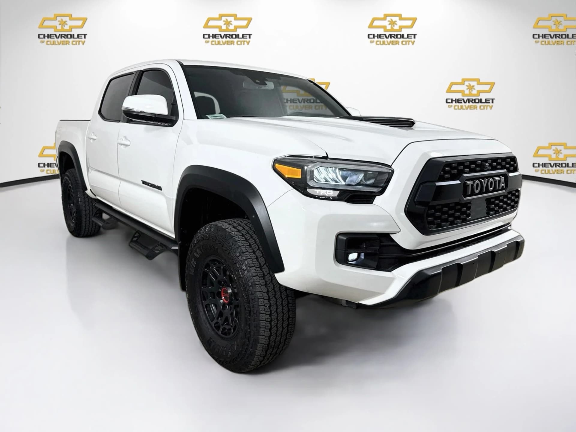 2023 Toyota Tacoma 4WD SR — photo 1 of 33