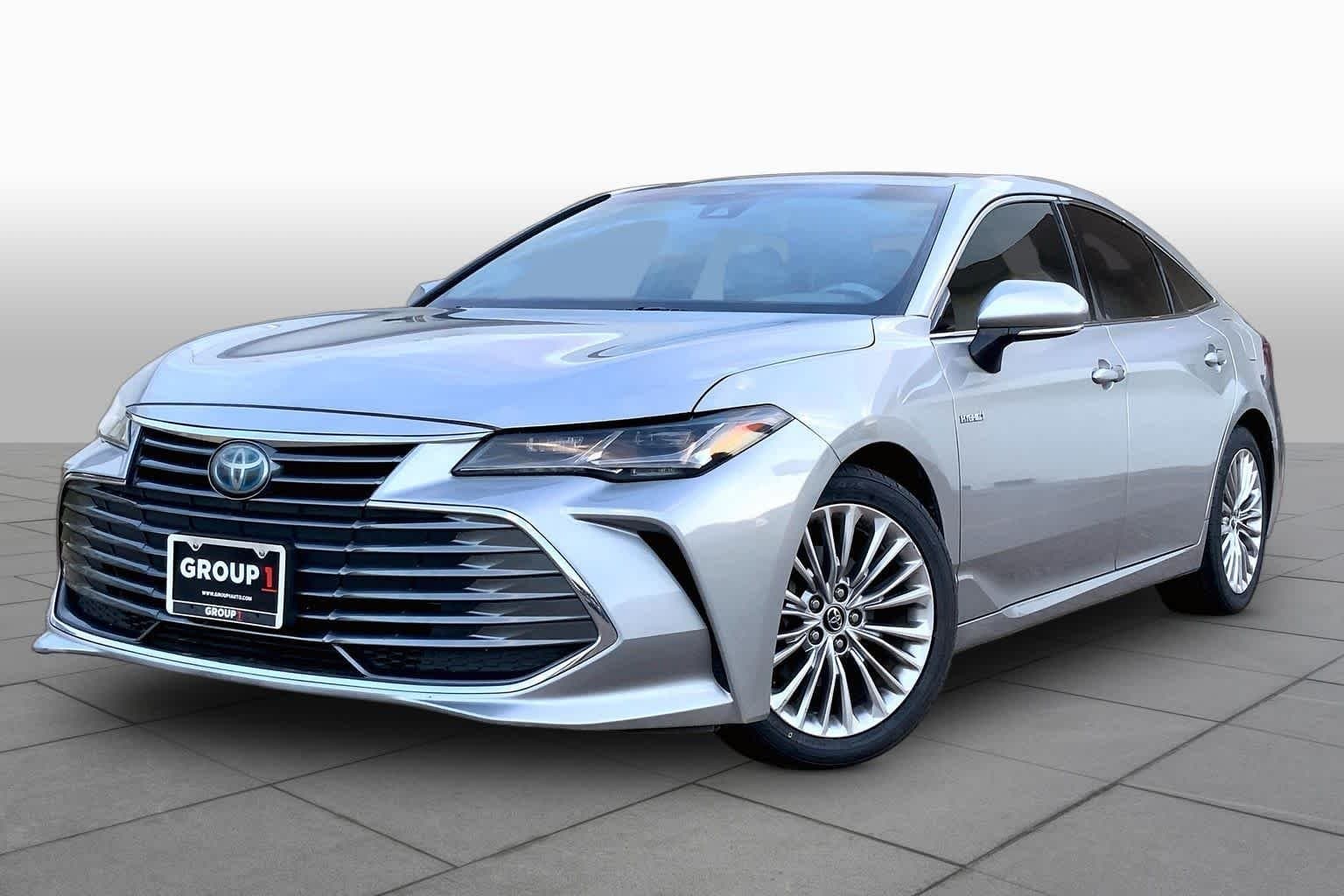 2019 Toyota Avalon Hybrid Limited — photo 1 of 33