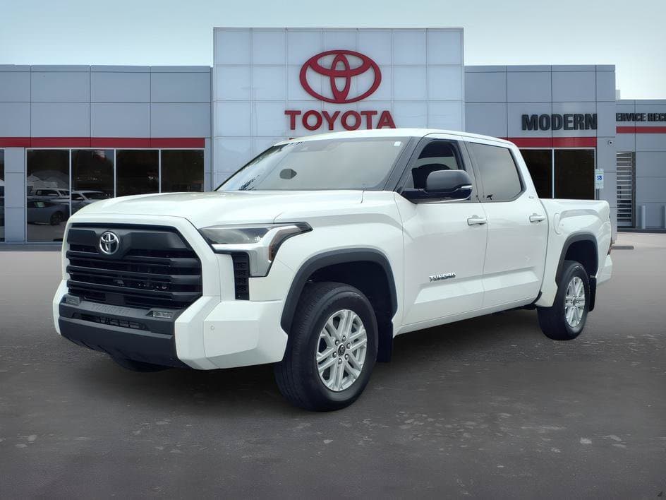 2023 Toyota Tundra 4WD SR5 — photo 1 of 26