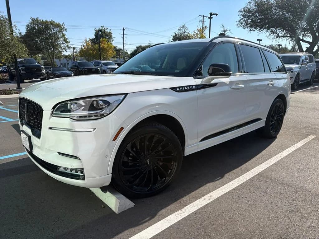 2024 Lincoln Aviator Black Label — photo 1 of 10