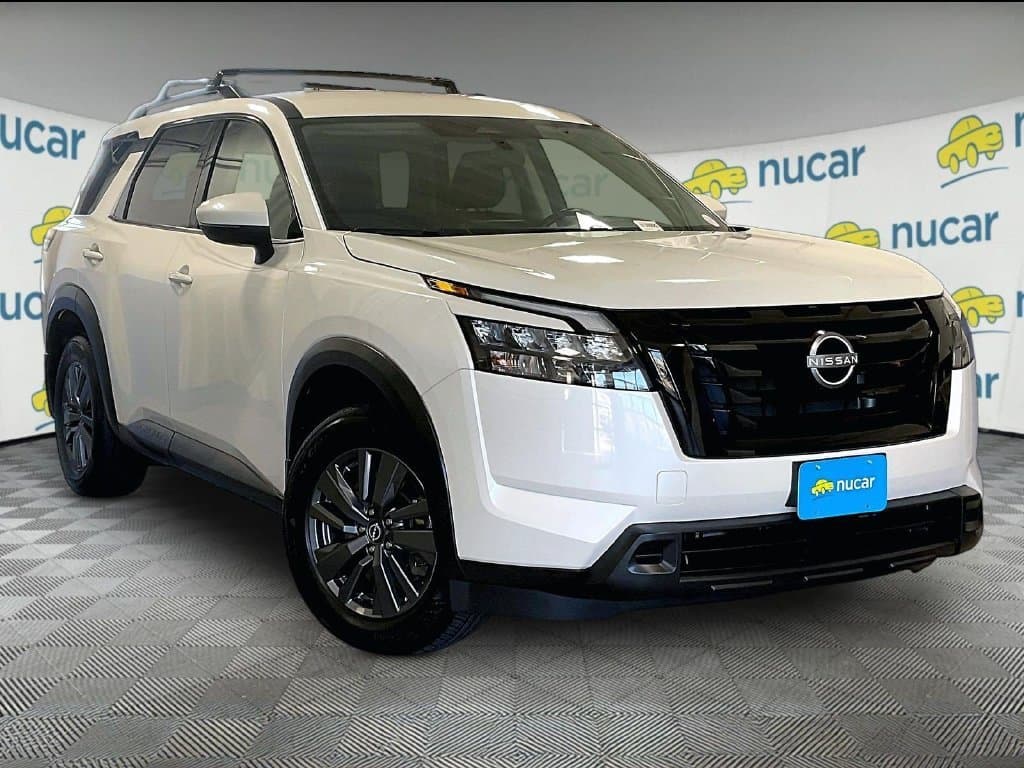 2024 Nissan Pathfinder SV — photo 1 of 35