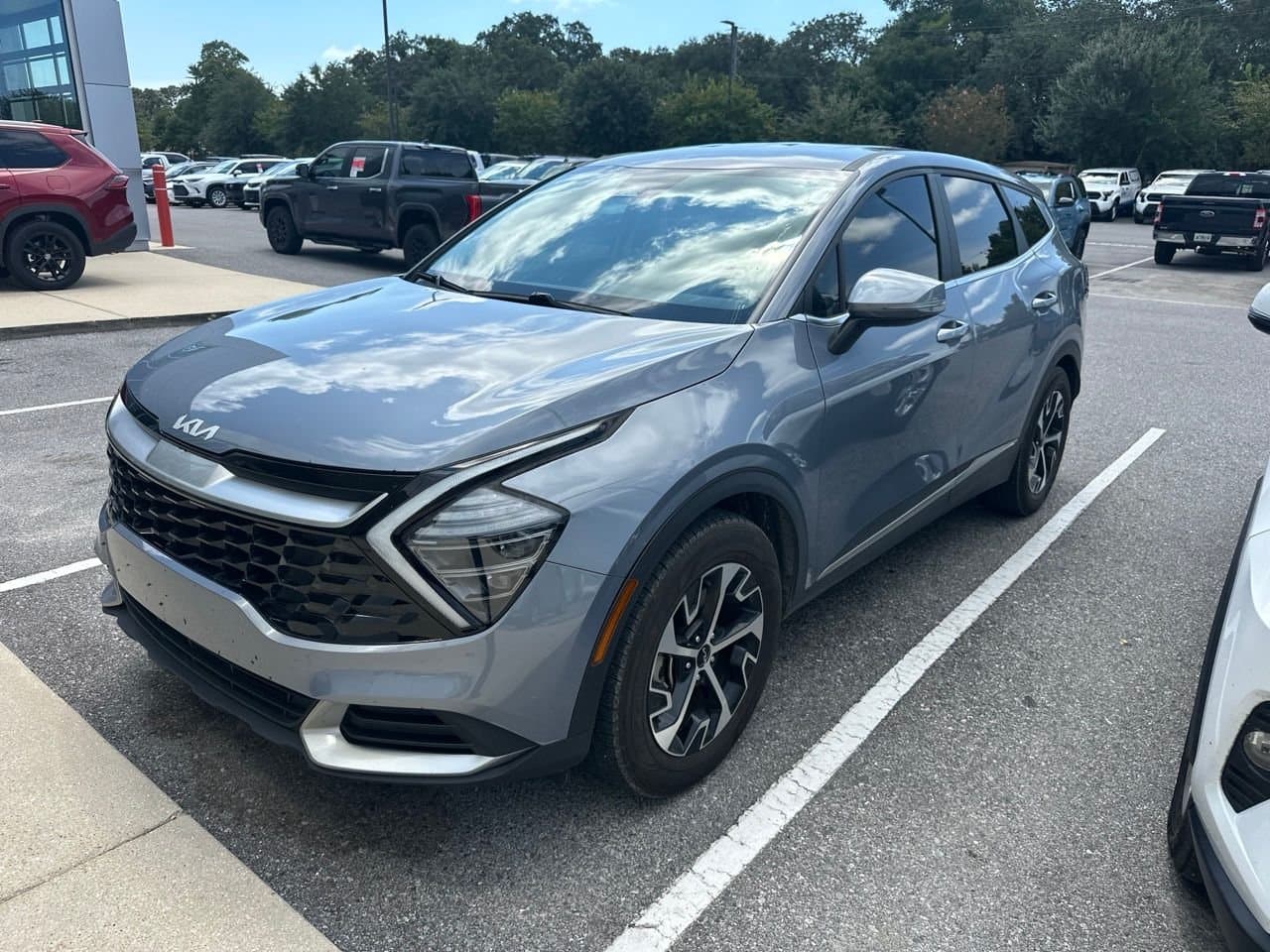 2024 Kia Sportage EX — photo 1 of 3