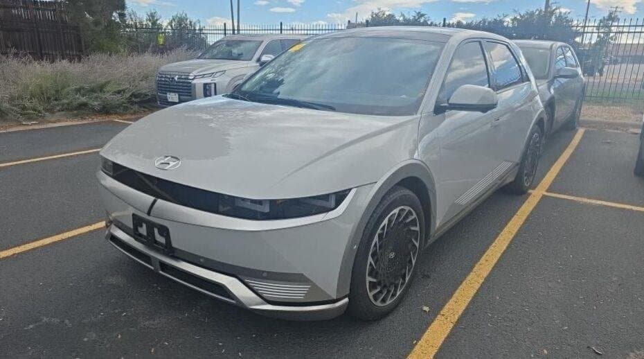 2024 Hyundai IONIQ 5 Limited — photo 1 of 3