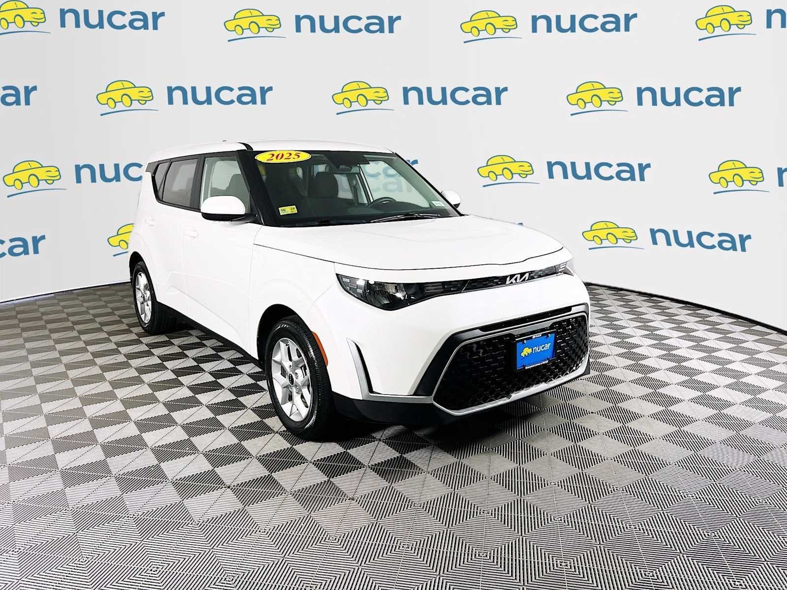 2025 Kia Soul LX — photo 1 of 30