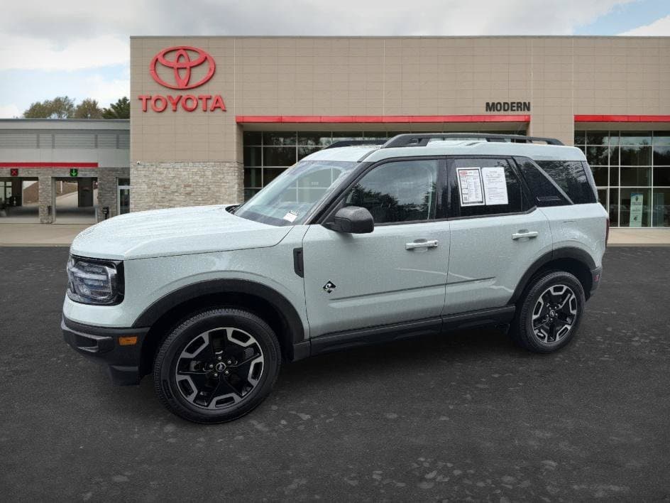 2023 Ford Bronco Sport Outer Banks — photo 1 of 21