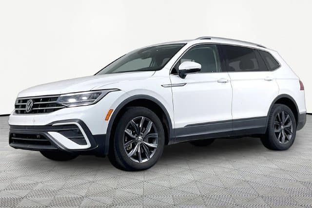 2024 Volkswagen Tiguan Base — photo 1 of 4