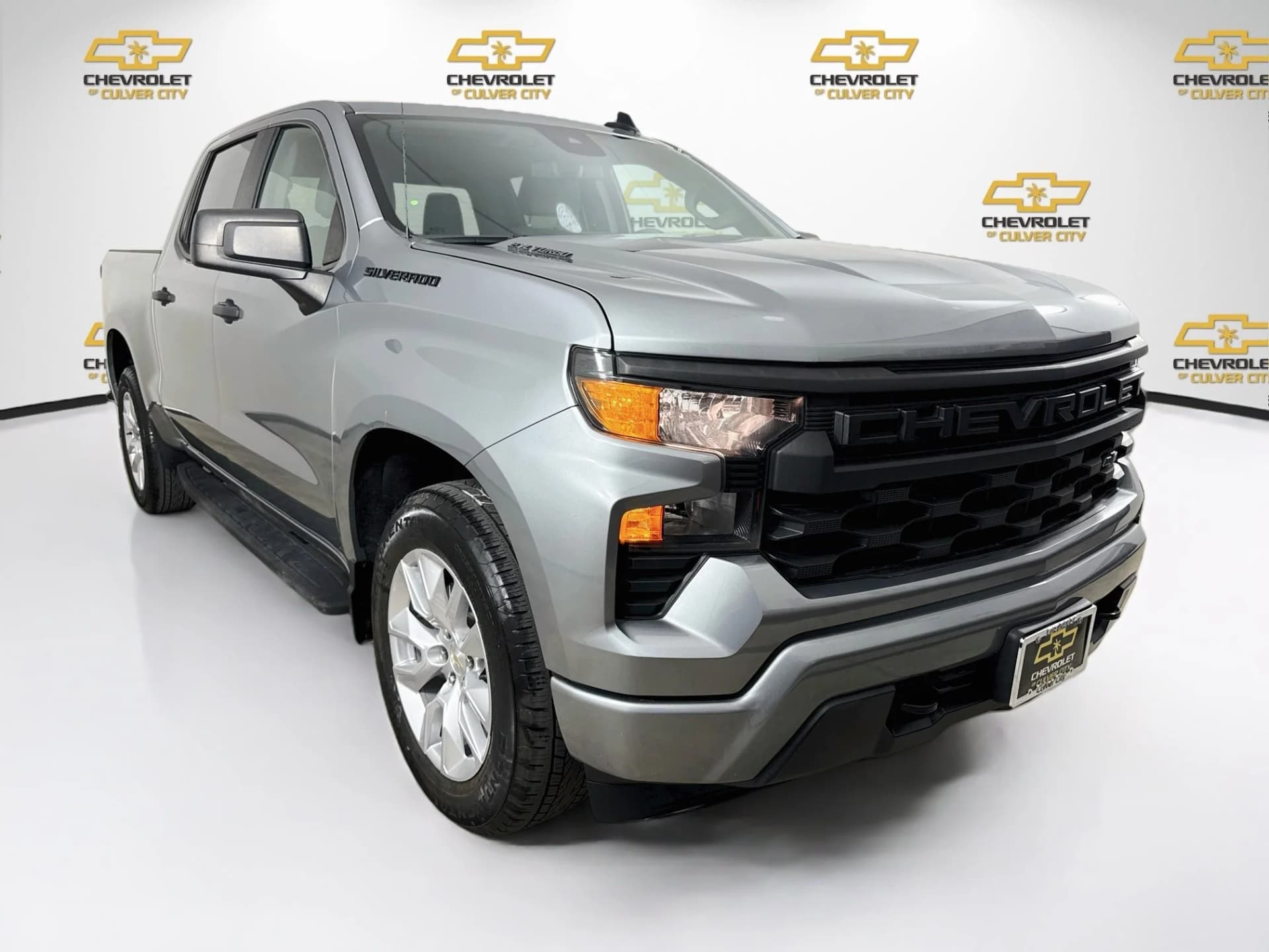 2024 Chevrolet Silverado 1500 Custom — photo 1 of 32