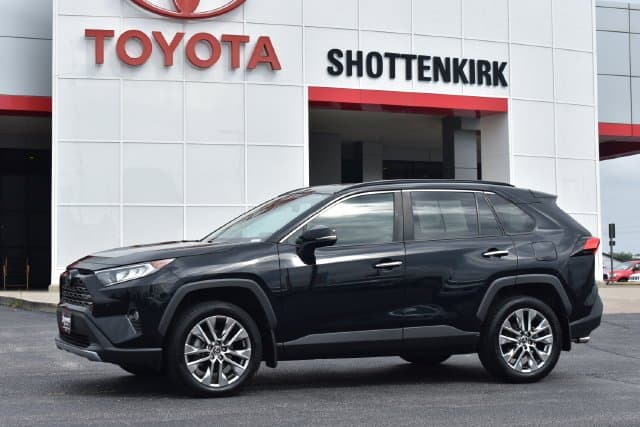 2020 Toyota RAV4 Limited — photo 1 of 39