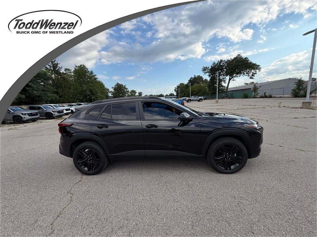 2024 Chevrolet Trax ACTIV — photo 1 of 10