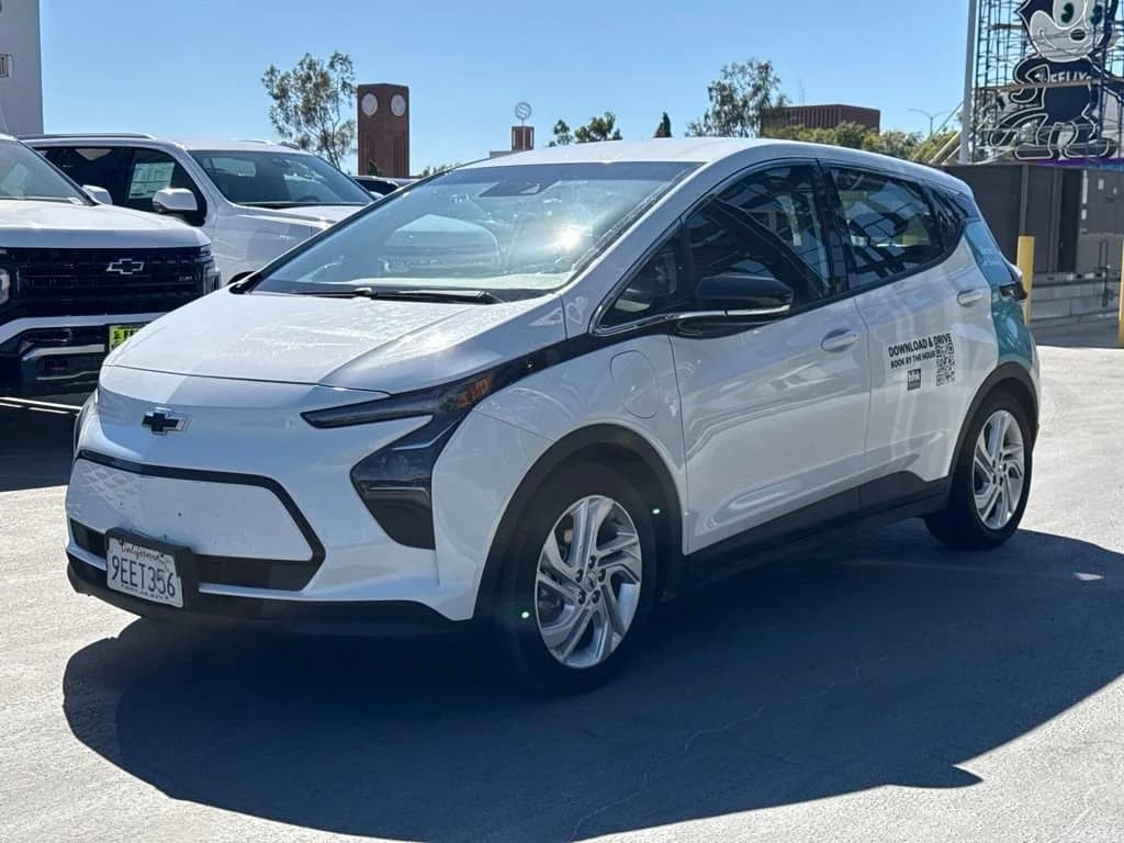 2023 Chevrolet Bolt EV 1LT — photo 1 of 12