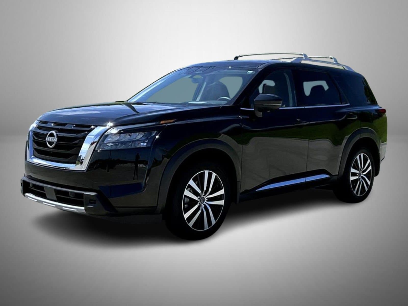2025 Nissan Pathfinder Platinum — photo 1 of 28