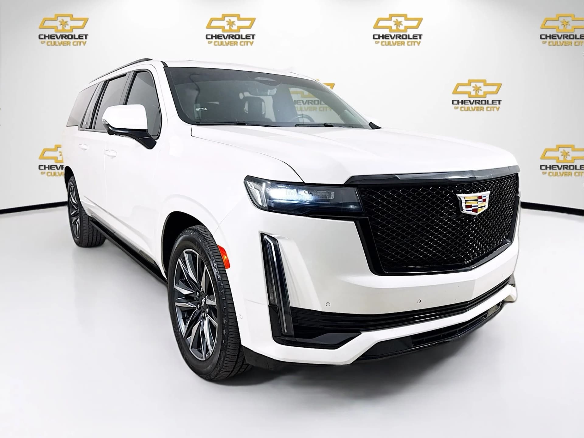 2023 Cadillac Escalade ESV Sport Platinum — photo 1 of 38