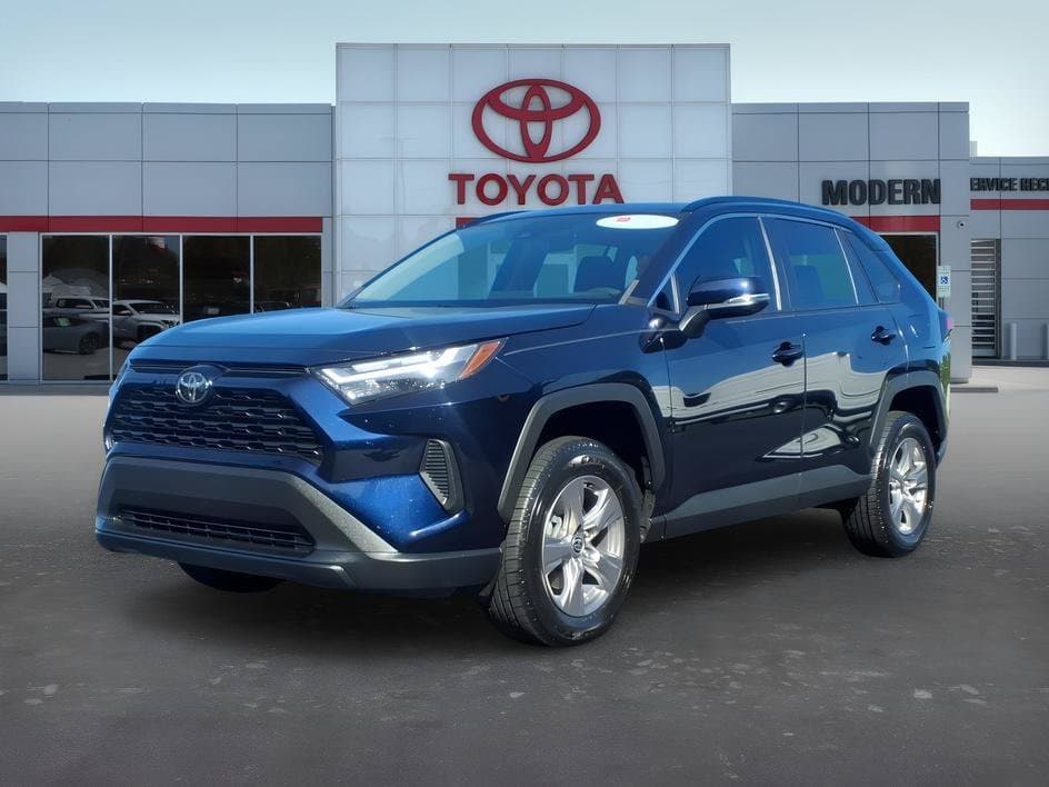 2022 Toyota RAV4 XLE — photo 1 of 26
