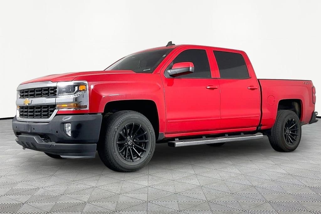 2018 Chevrolet Silverado 1500 LT — photo 1 of 5