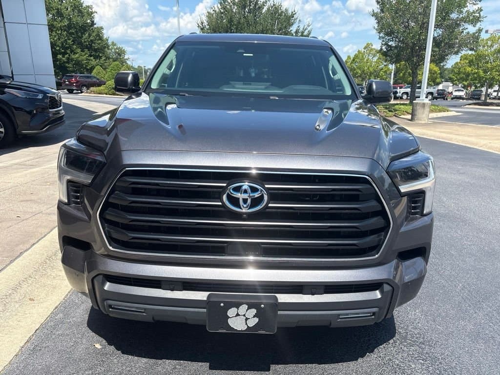 2024 Toyota Sequoia SR5 — photo 1 of 6
