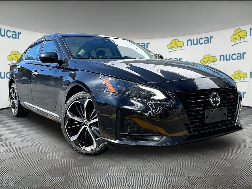 2023 Nissan Altima 2.5 SR — photo 1 of 9