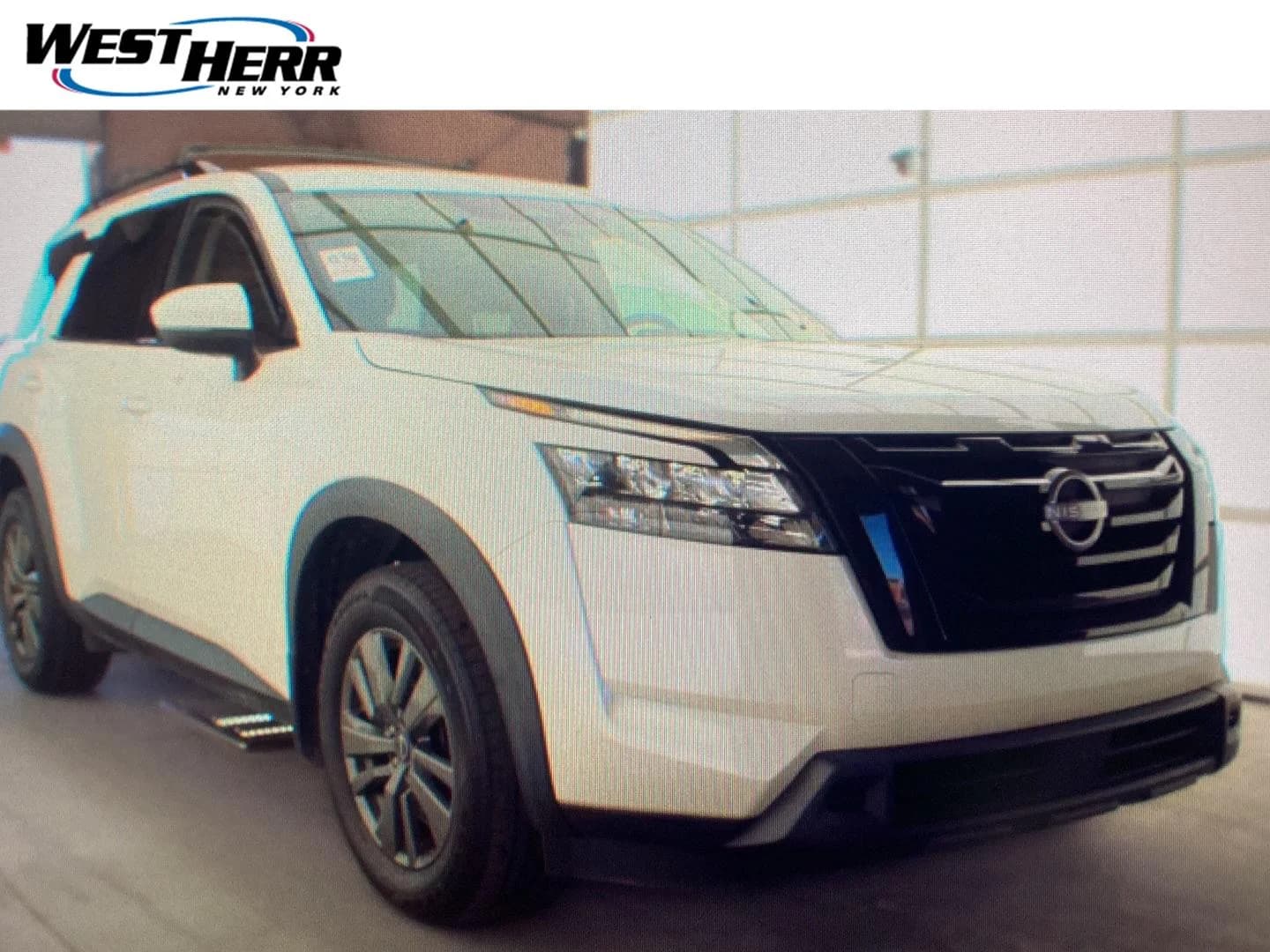 2023 Nissan Pathfinder SV — photo 1 of 7