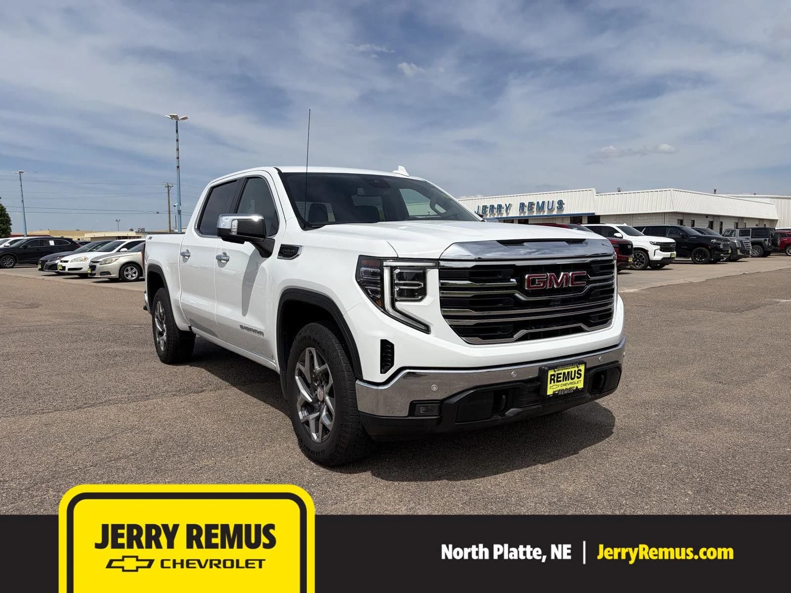 2024 GMC Sierra 1500 SLT — photo 1 of 19