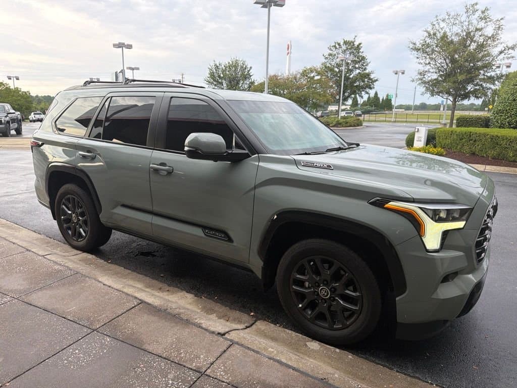 2024 Toyota Sequoia Platinum — photo 1 of 5