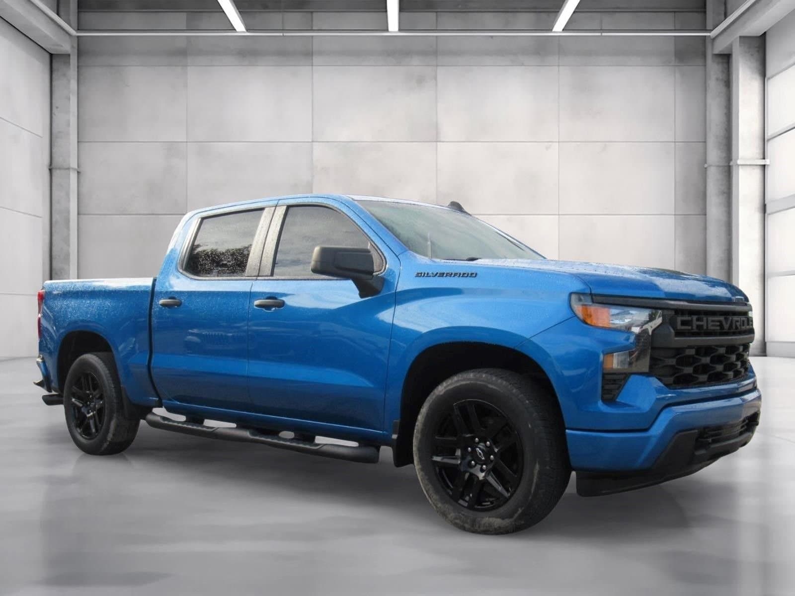 2024 Chevrolet Silverado 1500 Custom — photo 1 of 32