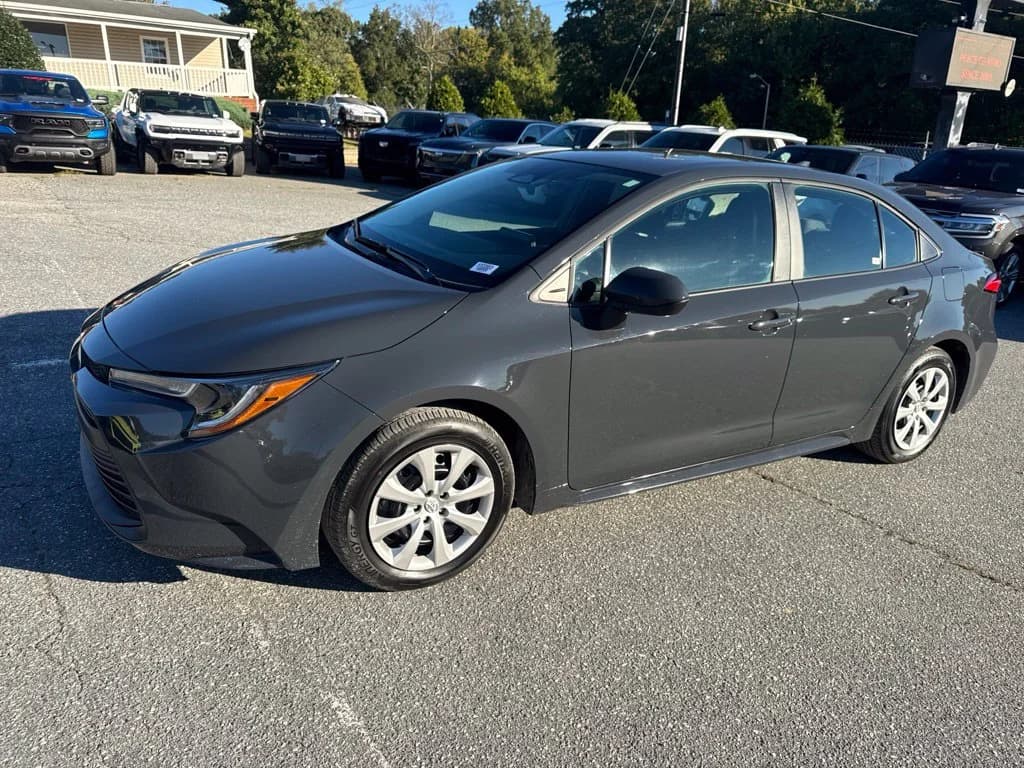 2026 Toyota Corolla LE — photo 1 of 31