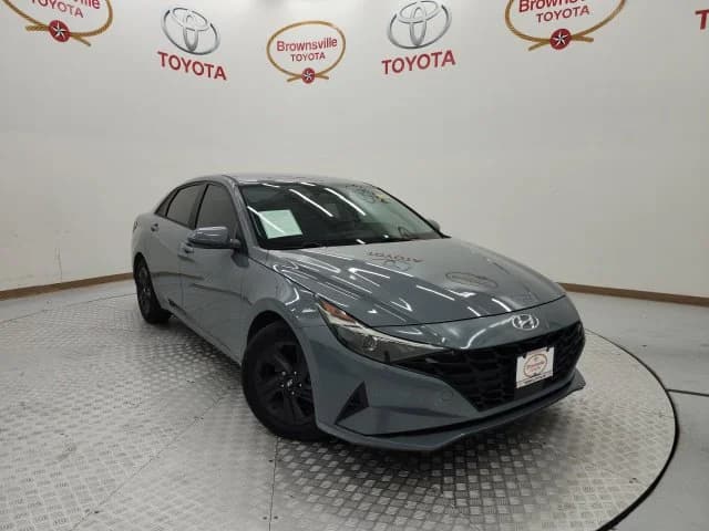 2022 Hyundai Elantra SEL — photo 1 of 13