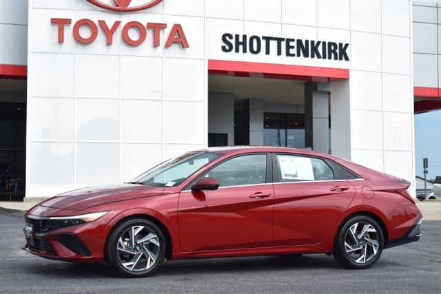 2024 Hyundai Elantra Limited — photo 1 of 33