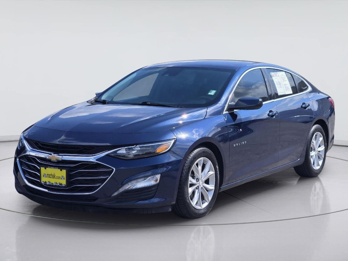 2020 Chevrolet Malibu LT — photo 1 of 31