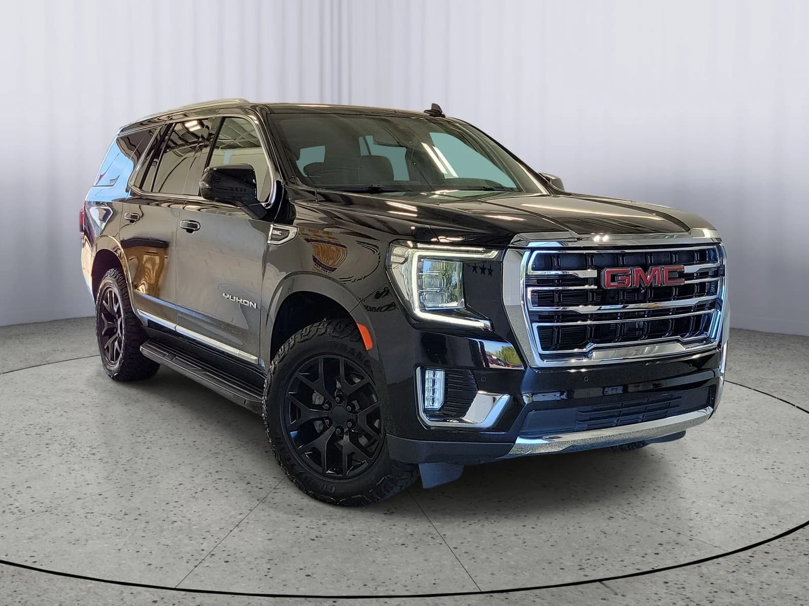 2021 GMC Yukon SLT — photo 1 of 34