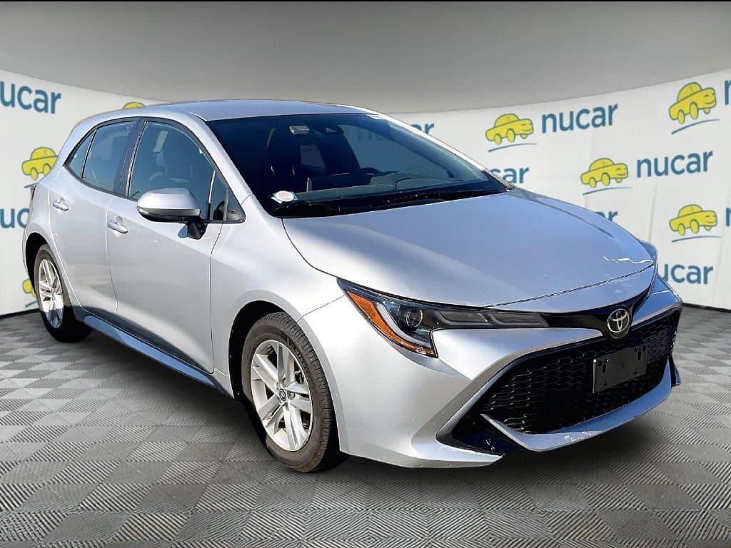 2022 Toyota Corolla Hatchback SE — photo 1 of 7