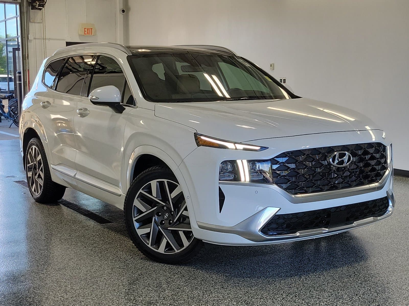 2023 Hyundai Santa Fe Calligraphy — photo 1 of 36