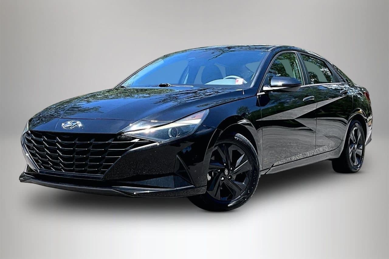 2022 Hyundai Elantra SEL — photo 1 of 35