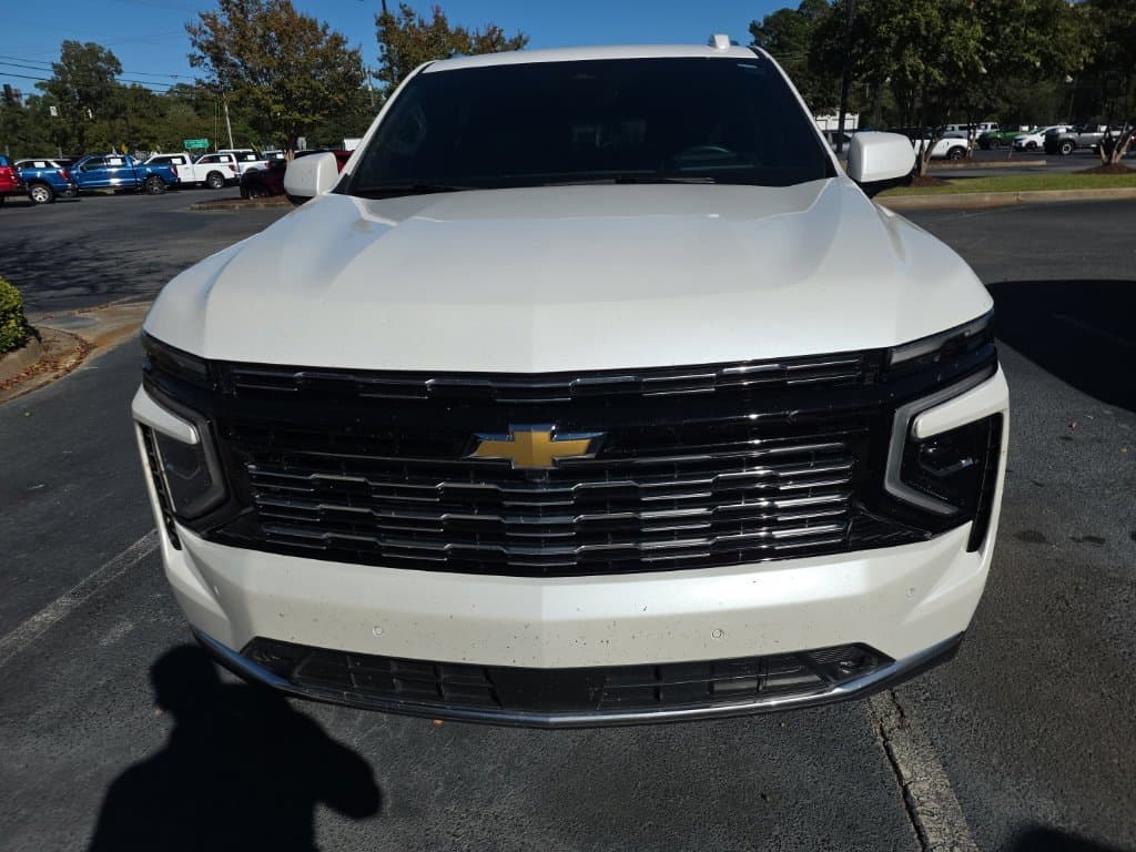 2025 Chevrolet Suburban High Country — photo 1 of 15