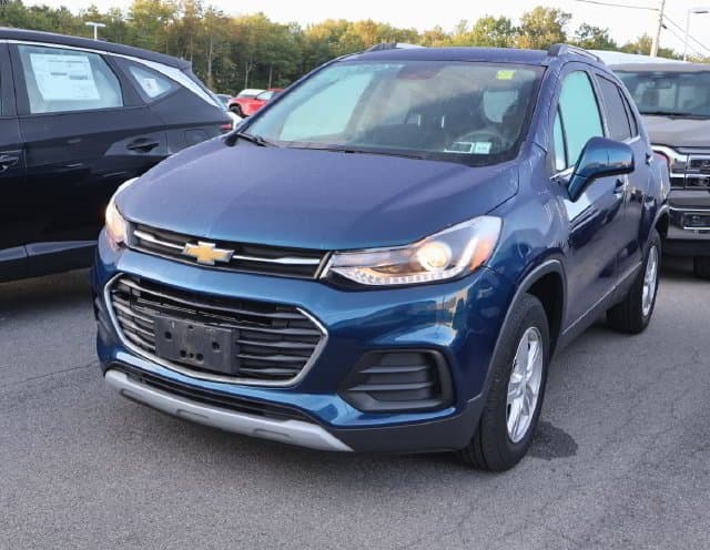 2020 Chevrolet Trax LT — photo 1 of 10