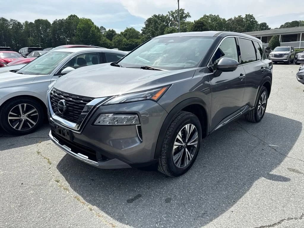 2021 Nissan Rogue SV — photo 1 of 5