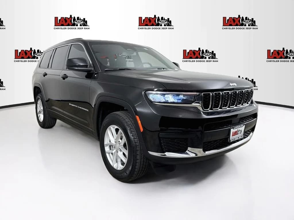 2024 Jeep Grand Cherokee L Laredo — photo 1 of 32