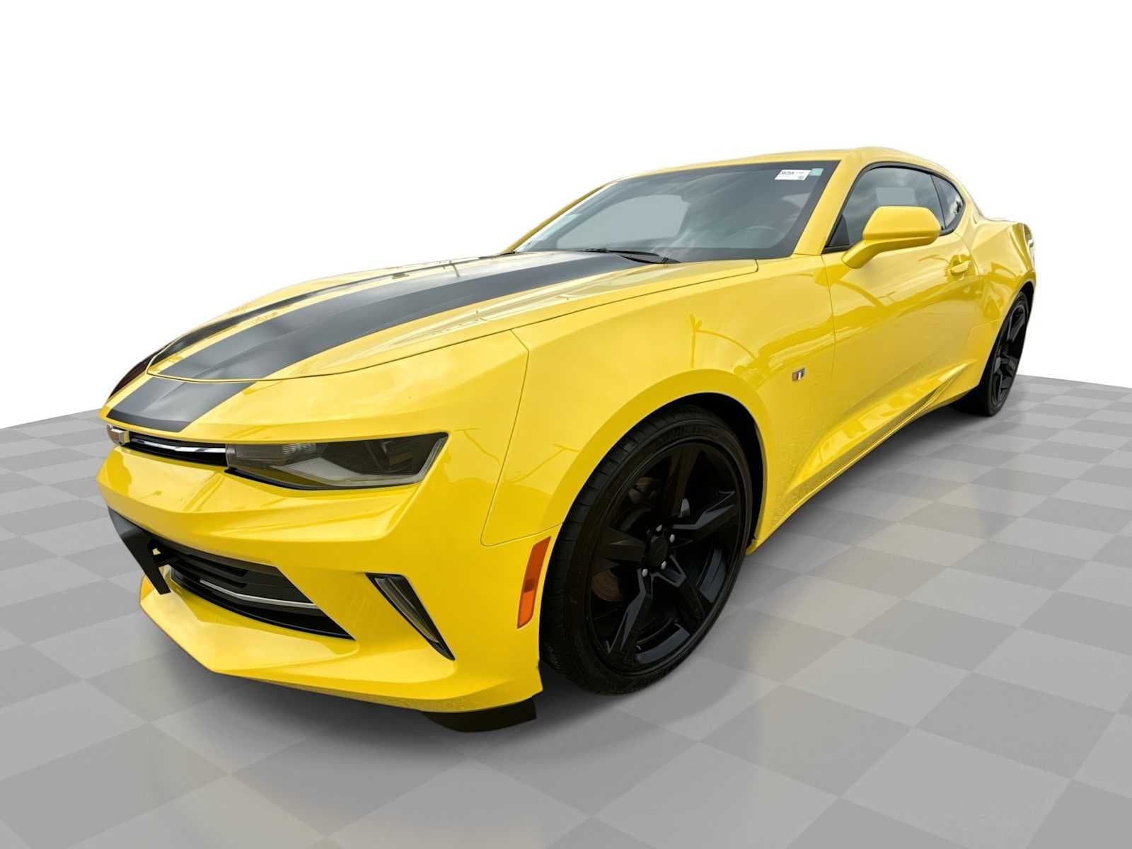 2017 Chevrolet Camaro 2LT — photo 1 of 33