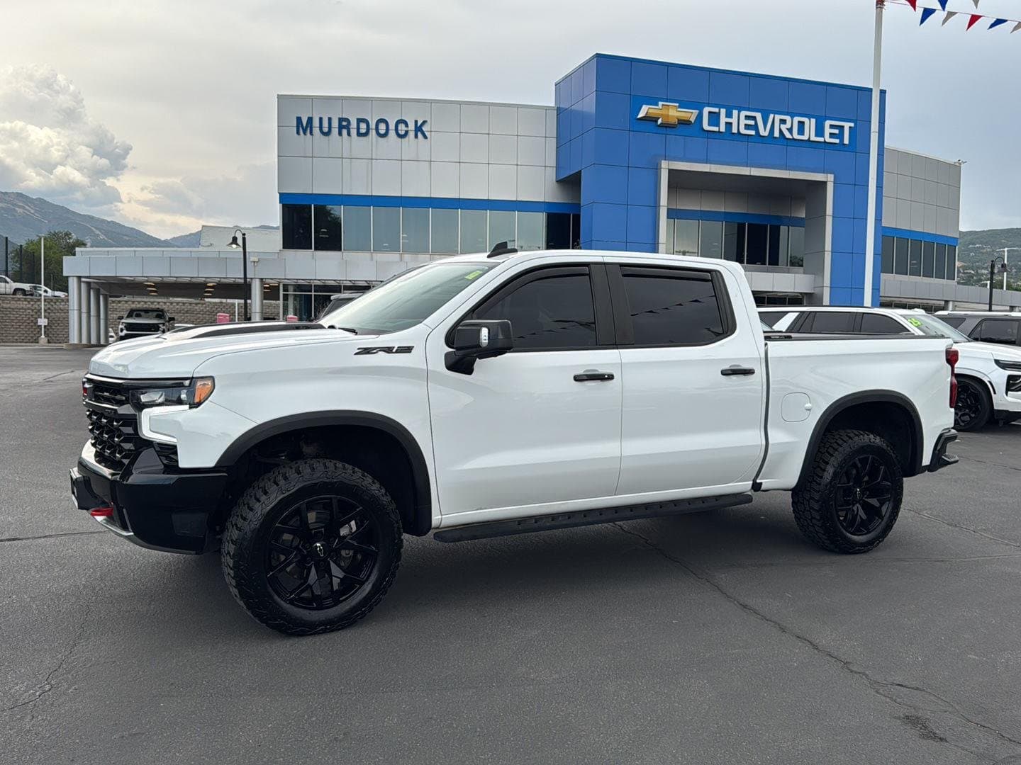 2023 Chevrolet Silverado 1500 ZR2 — photo 1 of 43