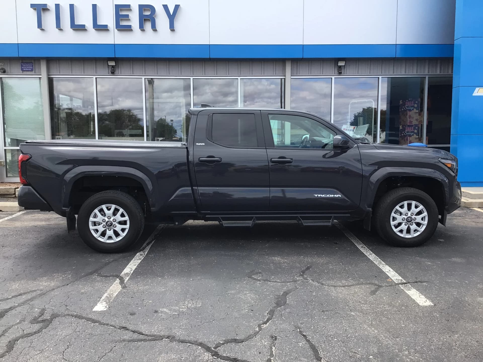 2024 Toyota Tacoma 4WD SR5 — photo 1 of 22