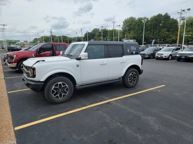 2024 Ford Bronco Outer Banks — photo 1 of 7