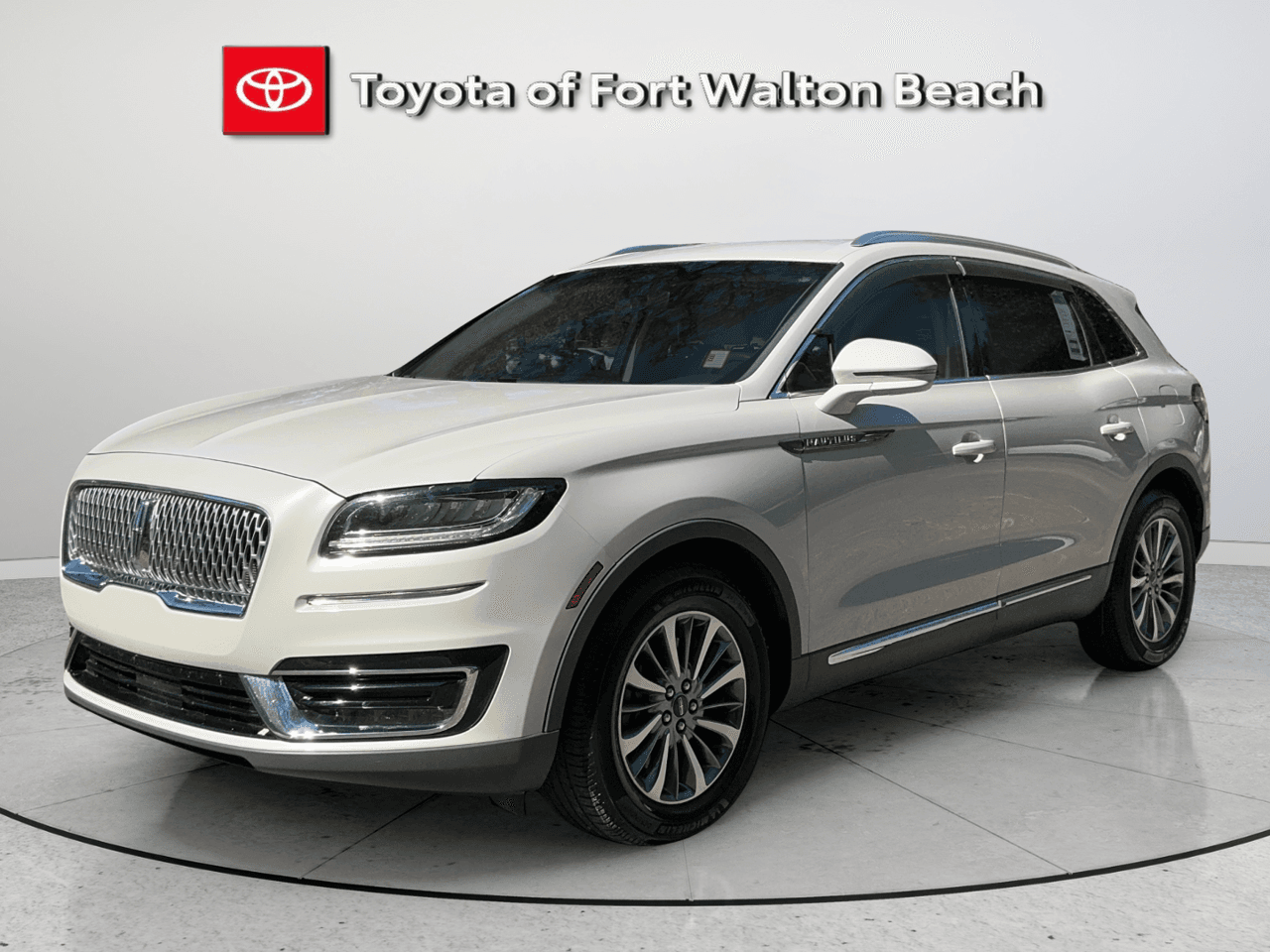 2019 Lincoln Nautilus Select — photo 1 of 27